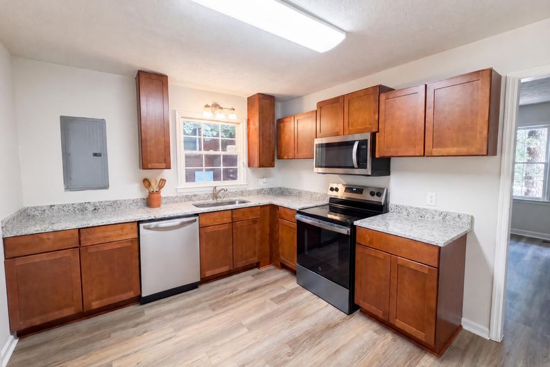 Photo 3 of 23 of 537 Green St, Monroe, GA