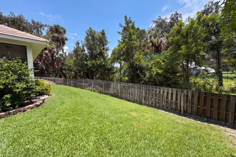 Photo 25 of 29 of 400 46th Ct, Vero Beach, FL