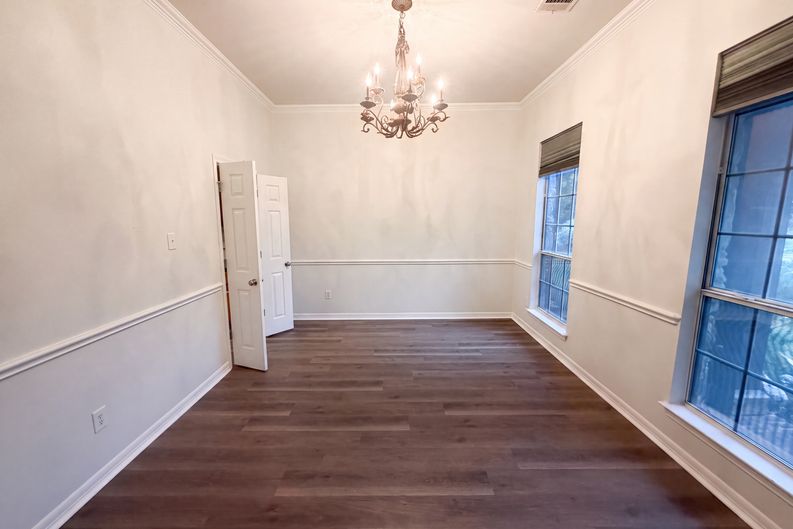 Photo 9 of 26 of 1724 Westend Pl, Round Rock, TX