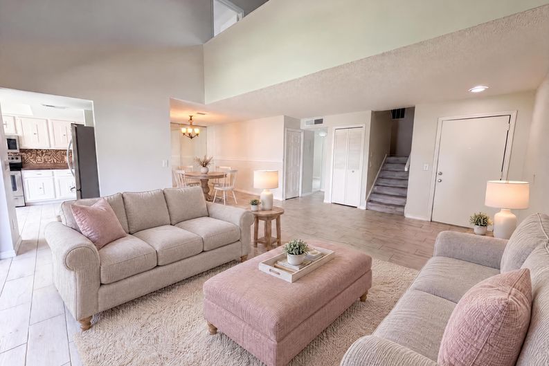 Photo 7 of 16 of 4747 Puritan Cir, Tampa, FL