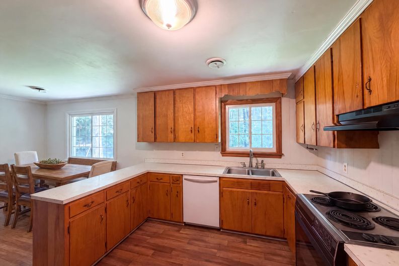 Photo 12 of 17 of 810 Beaver Dam Rd, Raleigh, NC