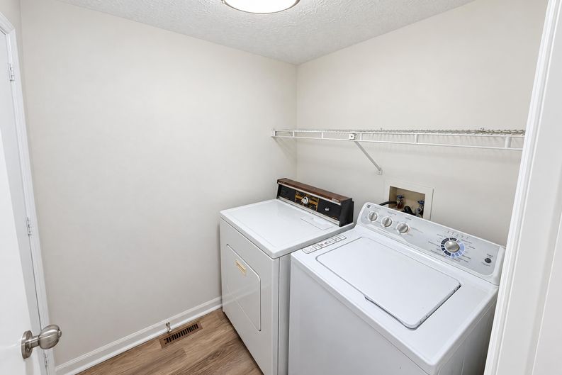 Photo 19 of 26 of 5640 Boulder Crest St, Columbus, OH