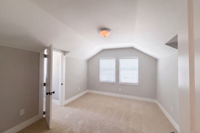 Photo 18 of 41 of 3210 San Jose Way, Sacramento, CA