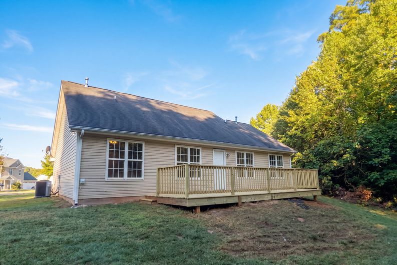 Photo 5 of 42 of 207 Hurston Way, Greensboro, NC