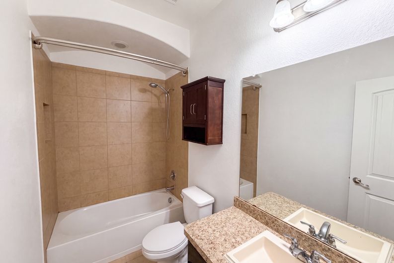 Photo 13 of 20 of 1108 Edgewater Dr, Azle, TX