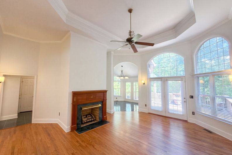 Photo 3 of 24 of 5406 Club View Dr, Concord, NC