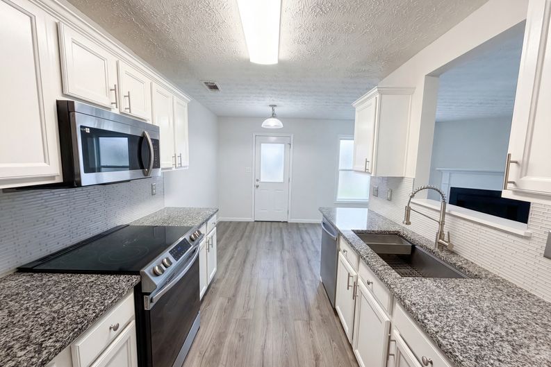 Photo 8 of 23 of 258 Alcovy Walk Dr, Lawrenceville, GA