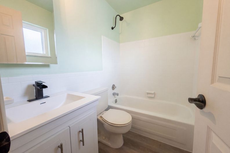 Photo 14 of 21 of 9605 NW 81st St, Tamarac, FL