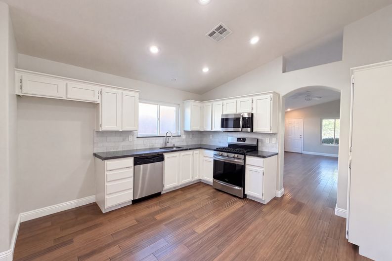 Photo 14 of 39 of 8032 Tailwind Ave, Las Vegas, NV