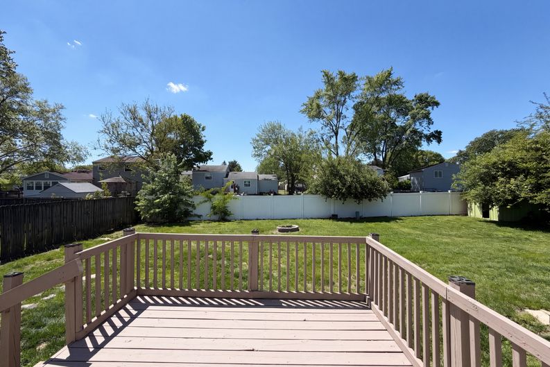 Photo 5 of 27 of 1301 Cinnamon Pl, Galloway, OH