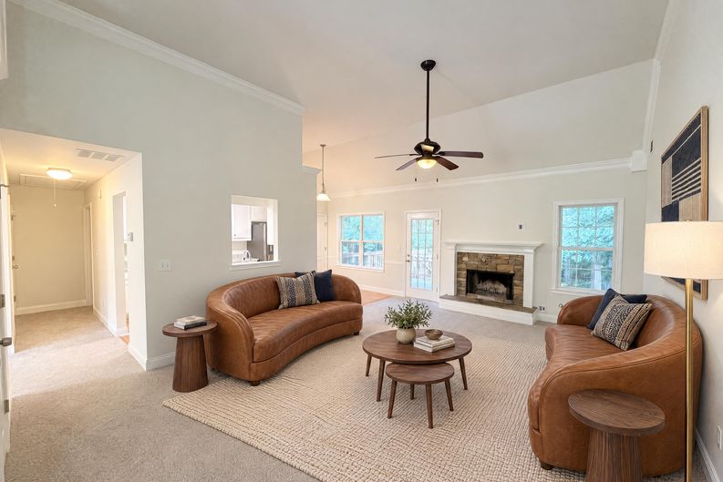 Photo 6 of 27 of 1412 White Oak Trce, Loganville, GA