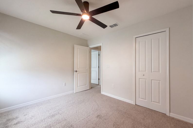 Photo 26 of 42 of 10448 Carloway Hills Dr, Wimauma, FL