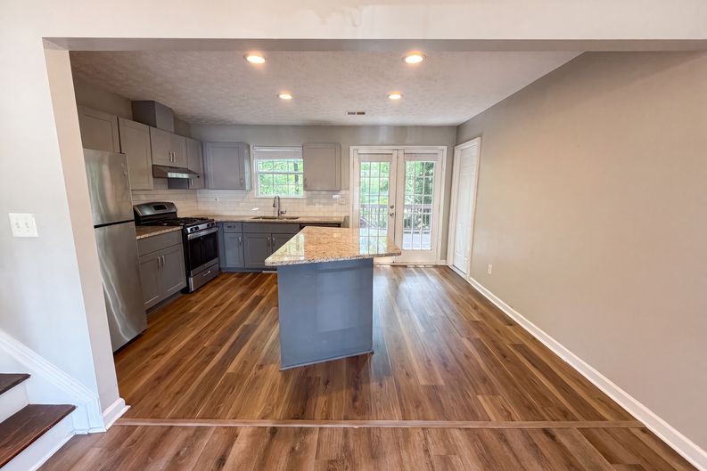 Photo 14 of 19 of 5067 Redan Rd, Stone Mountain, GA