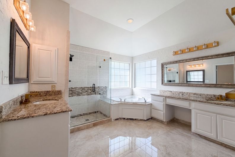 Photo 22 of 33 of 1429 Greenbriar Dr, Allen, TX