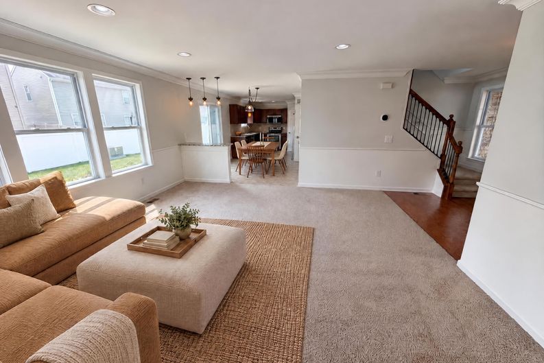 Photo 3 of 44 of 42824 Greystone Dr, Sterling Heights, MI
