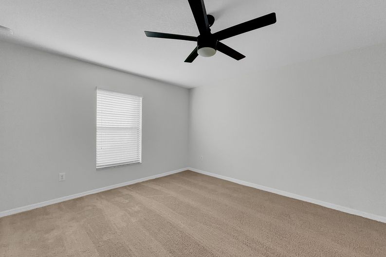 Photo 18 of 23 of 10113 Rosemary Leaf Ln, Riverview, FL