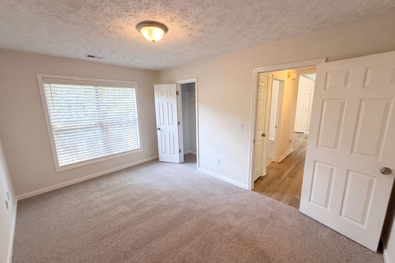 Photo 12 of 49 of 3870 Cherry Ridge Walk, Suwanee, GA