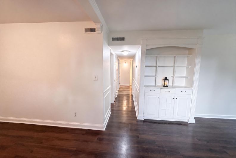 Photo 5 of 16 of 7040 Longstreet Dr, Raleigh, NC