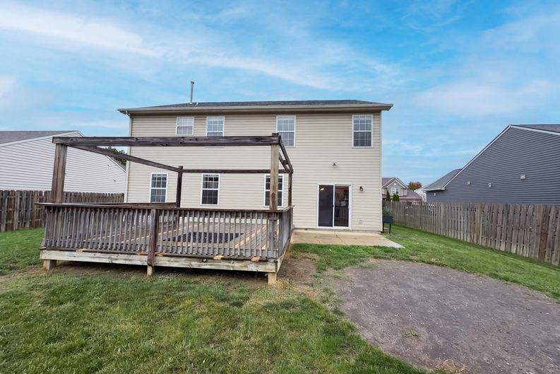 Photo 5 of 33 of 1103 Boxwood Ln, Greenwood, IN
