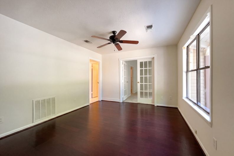 Photo 10 of 19 of 241 Greenbriar Dr, Livingston, TX