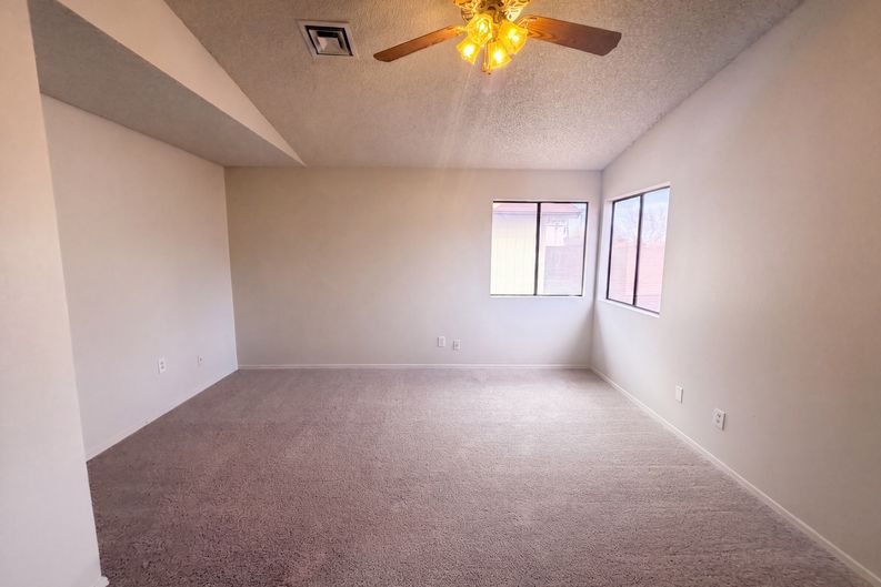 Photo 11 of 30 of 10020 W Montecito Ave, Phoenix, AZ