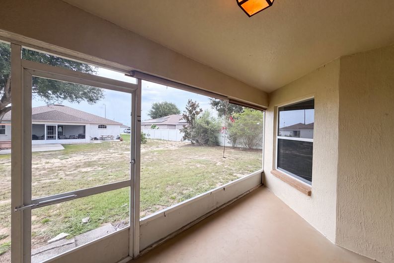 Photo 17 of 19 of 1038 Highland Crest Cir, Lake Wales, FL