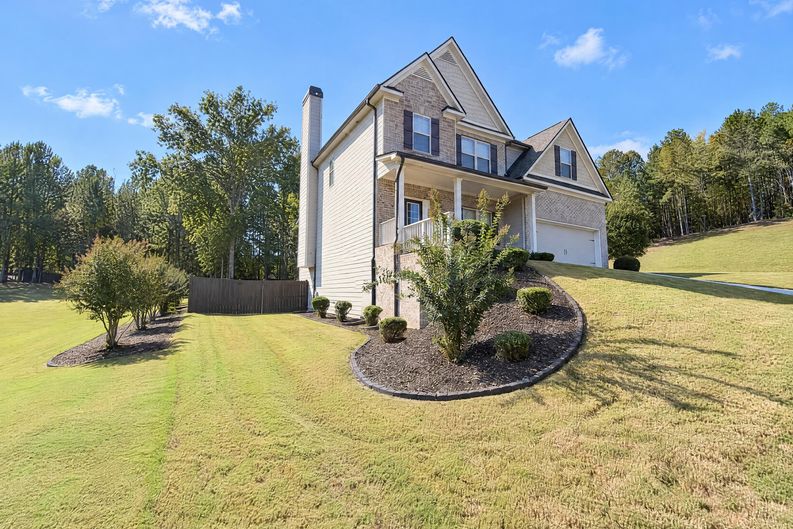 Photo 20 of 24 of 1801 Sycamore Dr, Loganville, GA