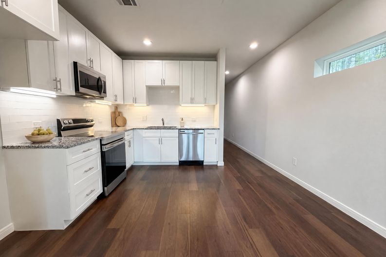 Photo 9 of 17 of 18803 Luminescent Ln, Spring, TX