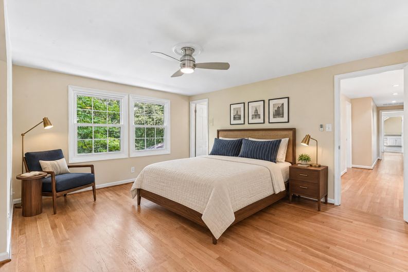 Photo 4 of 87 of 3135 Spalding Dr, Sandy Springs, GA
