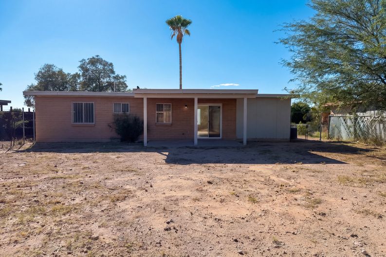 Photo 5 of 26 of 5349 S Greenway Dr, Tucson, AZ