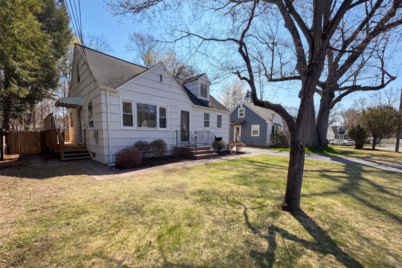 Photo 18 of 23 of 19 Delekas Ave, South Plainfield, NJ