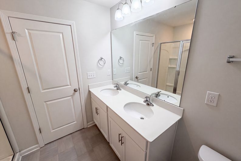 Photo 20 of 26 of 2014 Tarzi Ln, Charlotte, NC