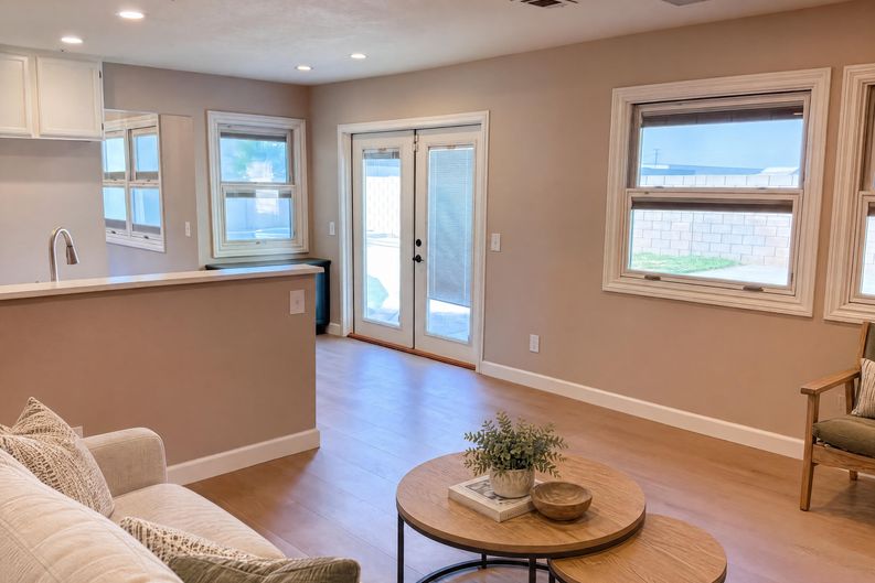 Photo 8 of 33 of 1796 Carpenter St, Rialto, CA