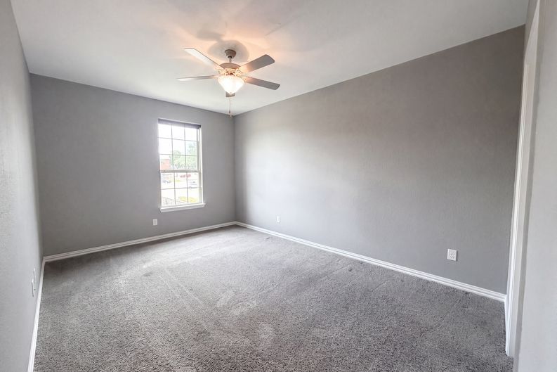 Photo 22 of 42 of 7221 Durand Dr, Irving, TX