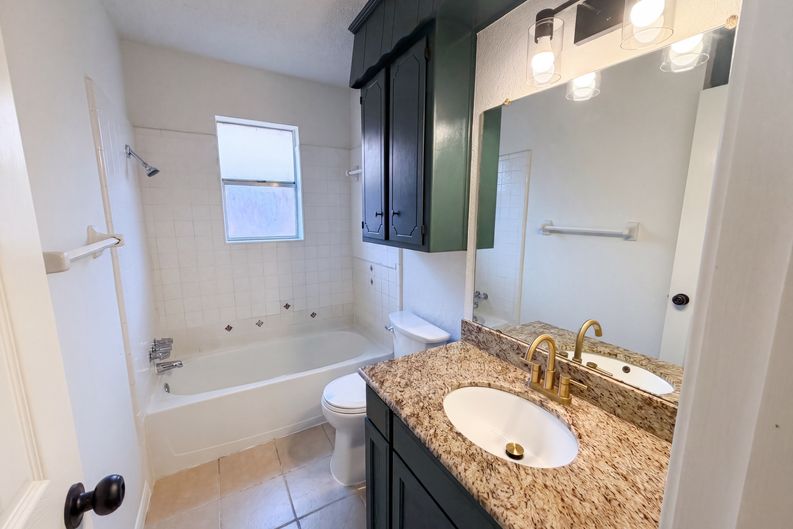 Photo 16 of 18 of 12614 A Bar Dr, Santa Fe, TX