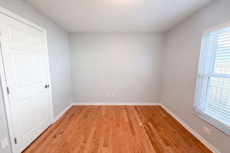 Photo 11 of 21 of 1204 Tiger Wood Ct, Valrico, FL