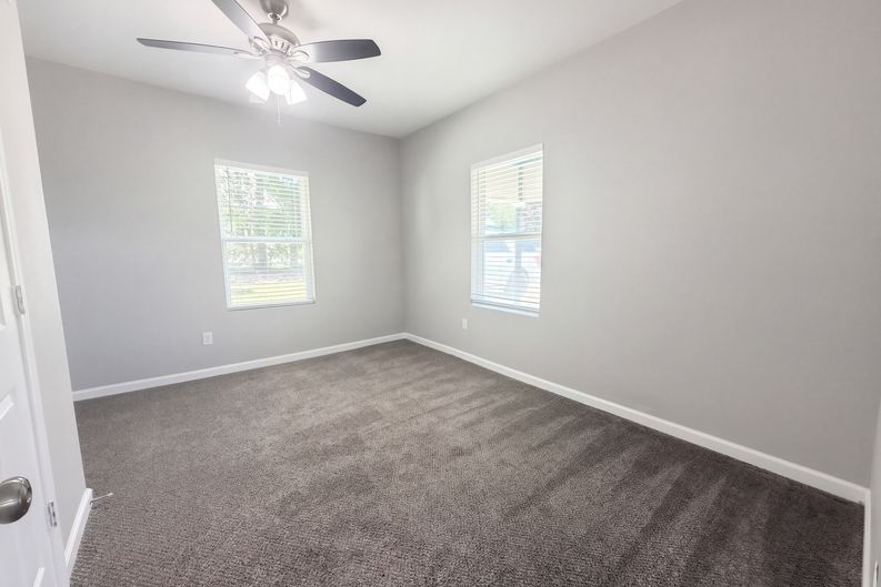 Photo 8 of 16 of 1425 E Cherry St, Sherman, TX