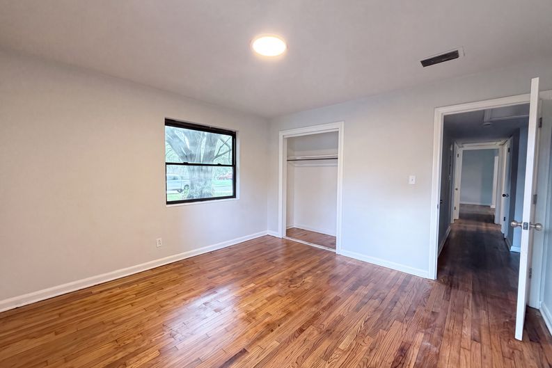 Photo 9 of 16 of 6309 Pine Cove Ln, Jacksonville, FL