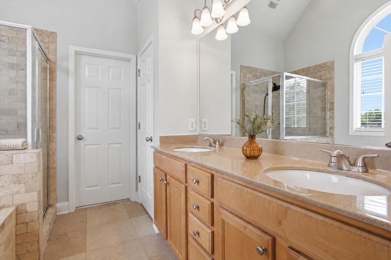 Photo 27 of 46 of 30 Roberson Dr NE, Cartersville, GA