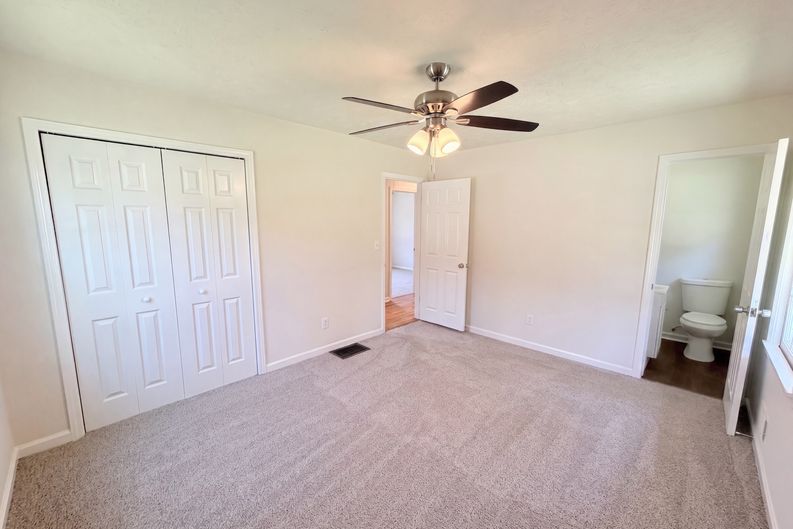 Photo 9 of 17 of 467 Oak Way, Lawrenceville, GA