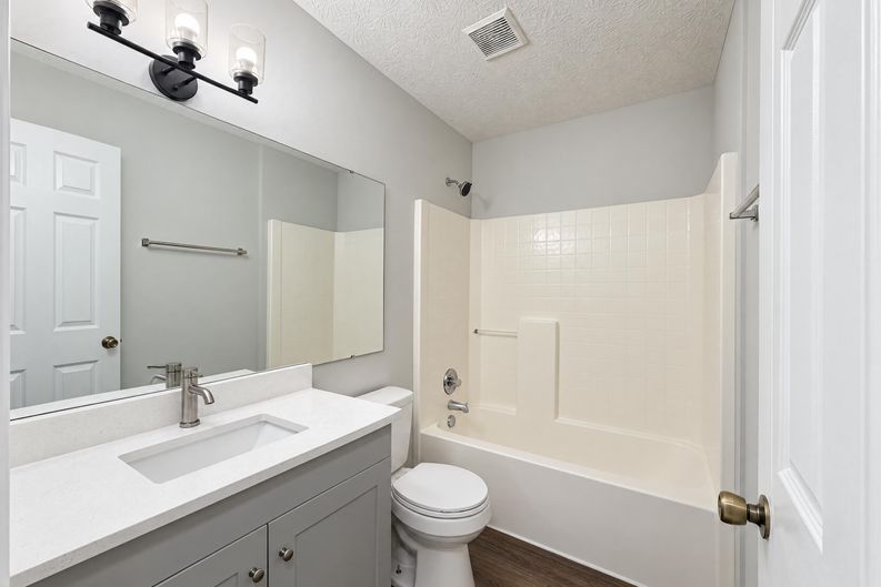 Photo 19 of 30 of 3308 Kady Ln, Columbus, OH