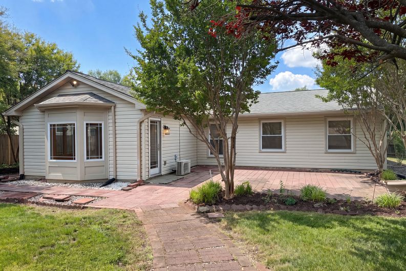 Photo 37 of 51 of 8947 Rosewood St, Manassas, VA