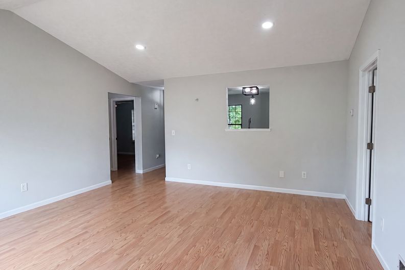 Photo 7 of 28 of 195 Brackbill Ct, Pickerington, OH