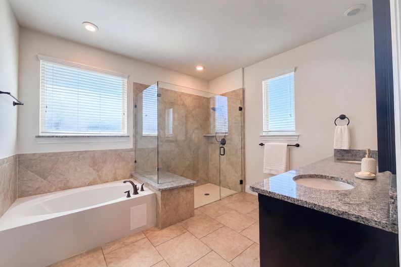 Photo 18 of 22 of 10832 Frost Pl, McKinney, TX