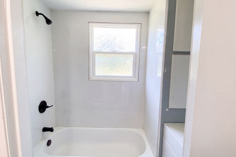 Photo 19 of 32 of 630 S Lee St, Batesburg, SC