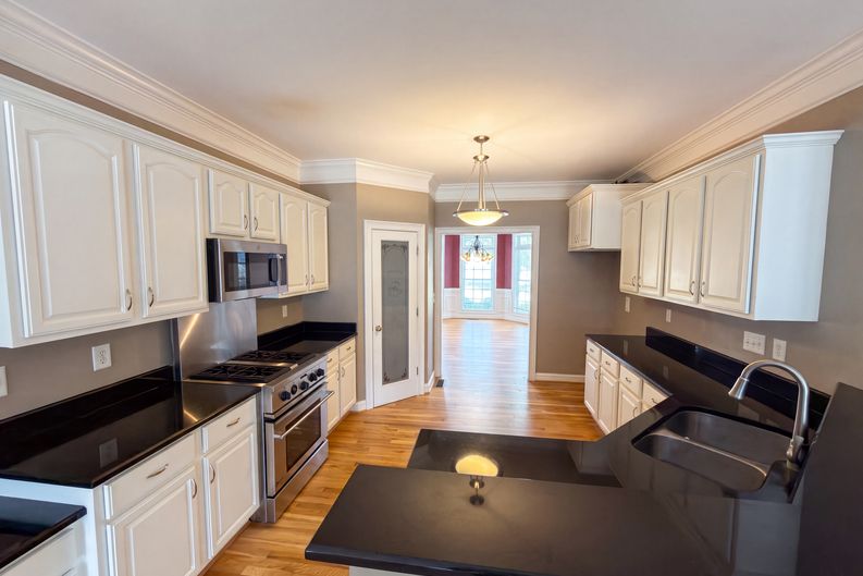 Photo 16 of 22 of 9721 Arlington Oaks Dr, Charlotte, NC