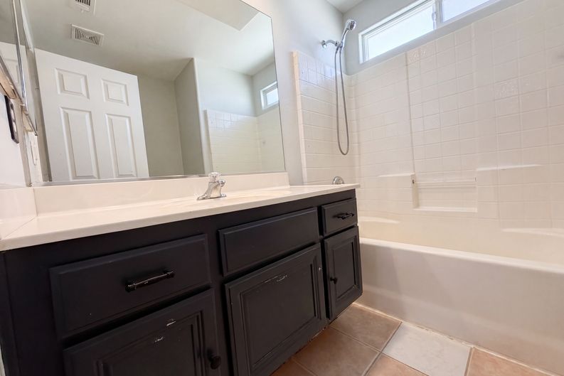 Photo 14 of 28 of 13185 Great Falls Ave, Victorville, CA