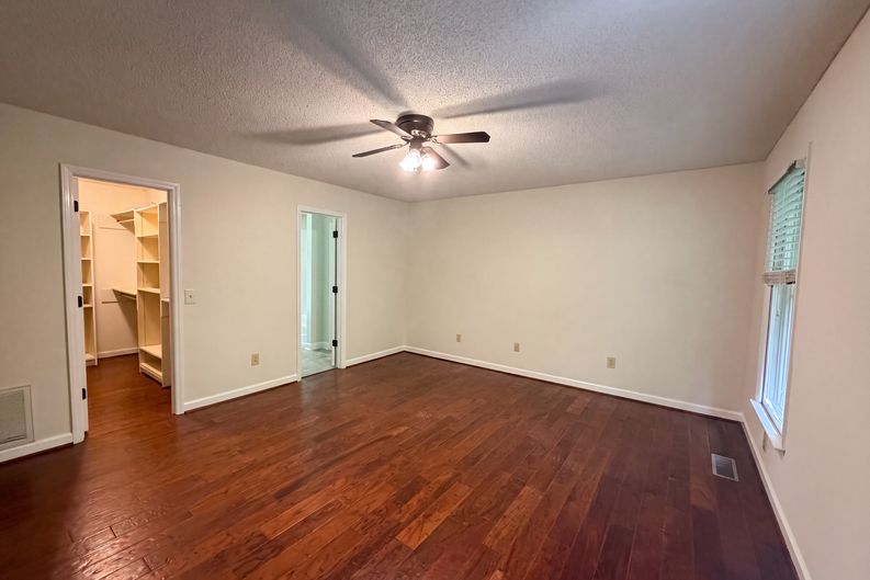Photo 4 of 48 of 335 Dill Cir, Landrum, SC