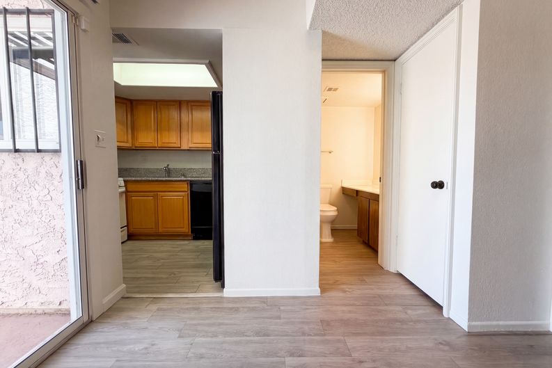 Photo 5 of 17 of 5240 Janfred Ct, Las Vegas, NV