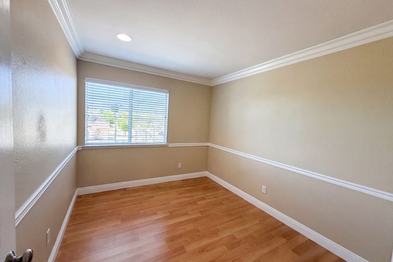 Photo 13 of 21 of 27801 Canyon Hills Way, Murrieta, CA